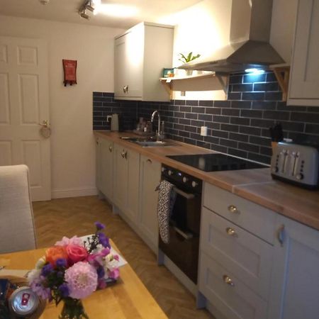 The Eaves, Glastonbury High Street 2 Bed 2 Bathroom Apartment Exterior photo